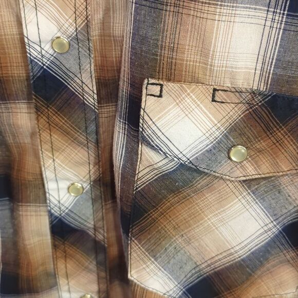 Wrangler® Men's Regular Fit Short Sleeve Western Shirt, Size XL - Picture 4 of 8